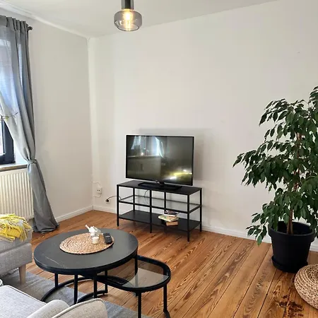 Апартаменты Komfortable Stadtwohnung Mit Terrasse