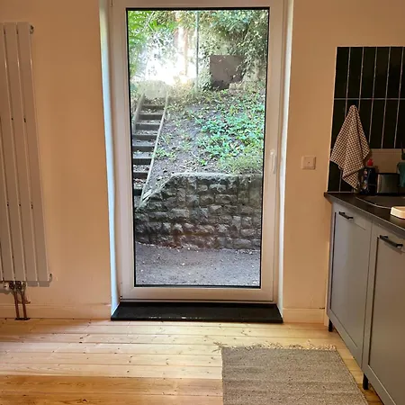 Апартаменты Komfortable Stadtwohnung Mit Terrasse *