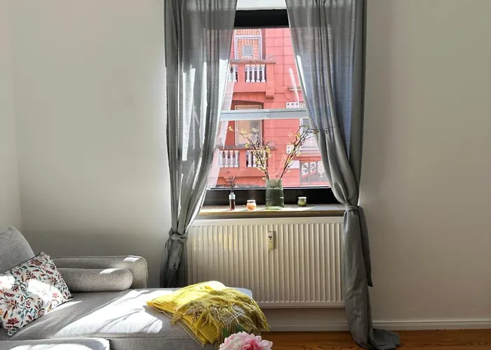 Komfortable Stadtwohnung Mit Terrasse