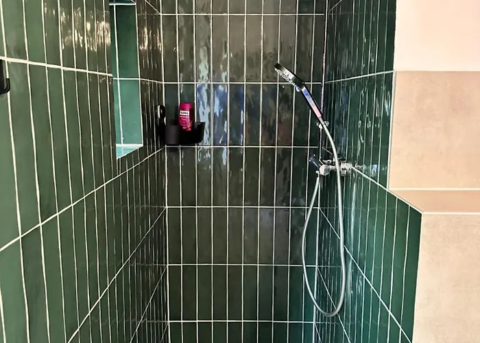 Komfortable Stadtwohnung Mit Terrasse Апартаменты