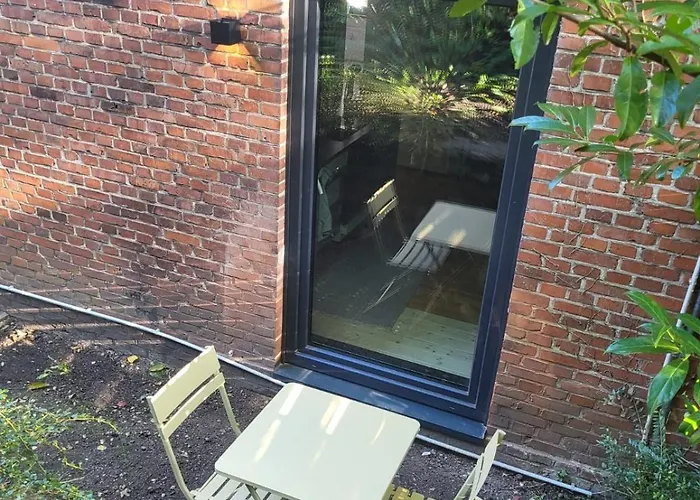 Апартаменты Komfortable Stadtwohnung Mit Terrasse *